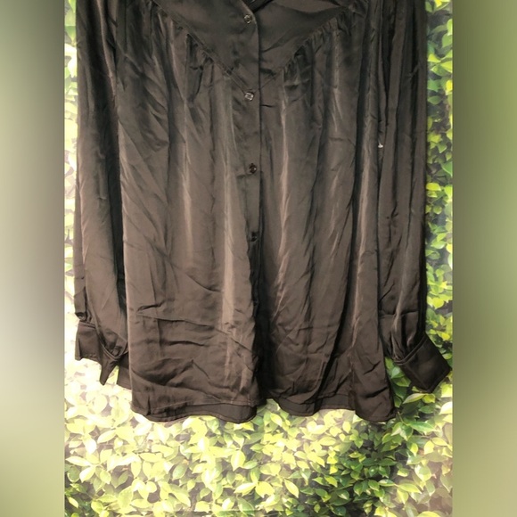 VENUS Black Button-Up Blouse - Picture 6 of 15